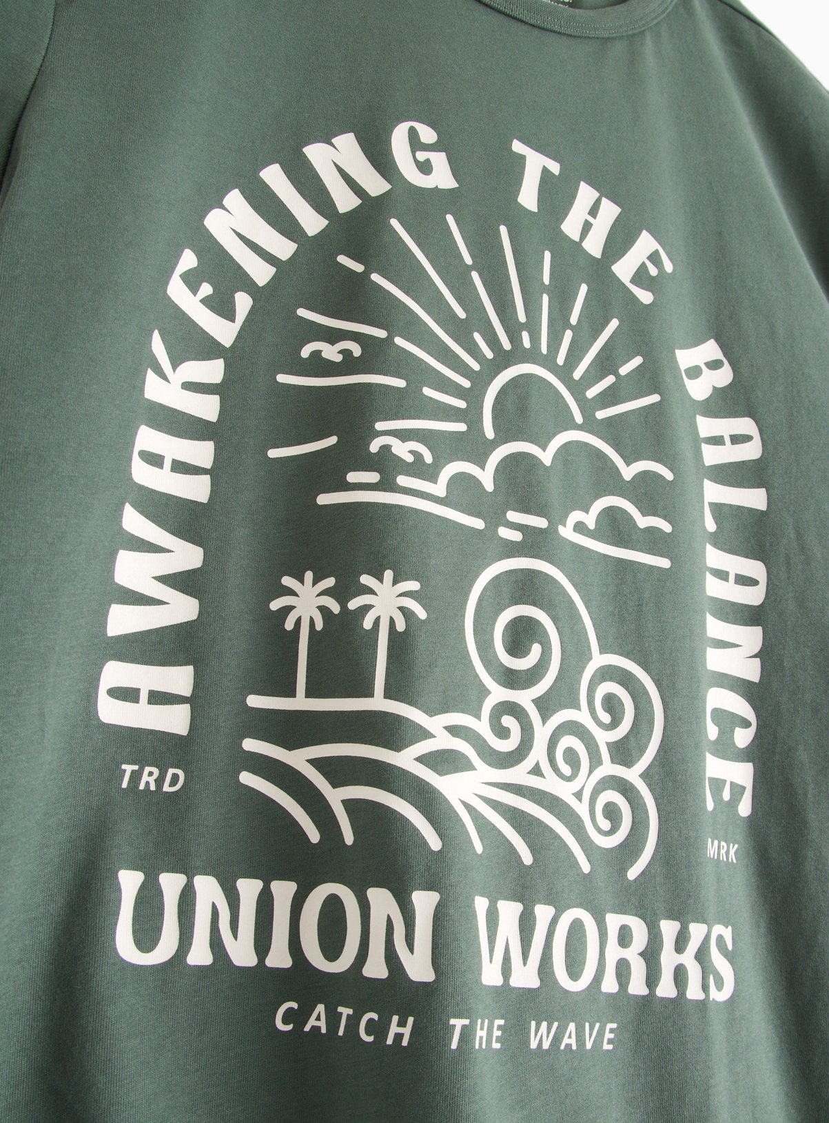 UNION WORKS Green Wave Graphic Crew T-Shirt XL - Image 4 thumbnail